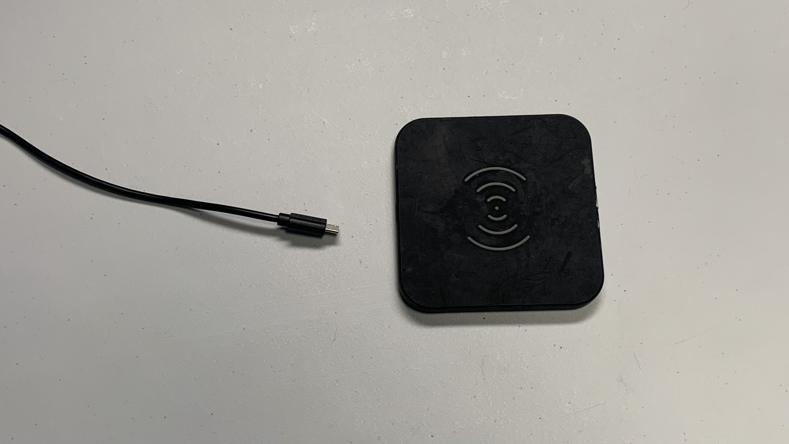 Wireless charger unplugged from power cable