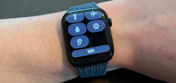 What Is Water Lock On Apple Watch? Here's The Truth! | UpPhone